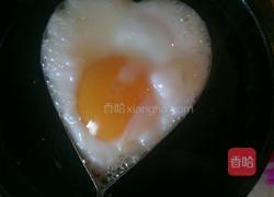 爱心煎蛋 三明治的做法图解2