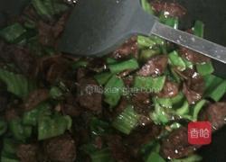 青椒炒辣香肠的做法图解9