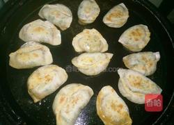 抱蛋煎饺的做法图解13