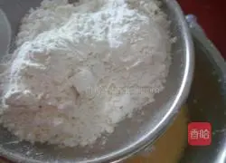 Pumpkin Chiffon Cake Recipe Illustration 8