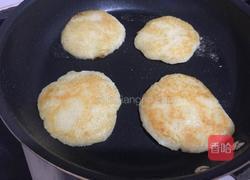 椒盐土豆饼的做法图解7