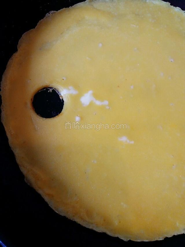 按压出一圆 去掉圆片形成圆洞