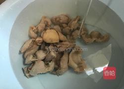 酸辣鸡杂的做法图解2