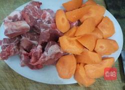 胡萝卜排骨汤的做法图解2