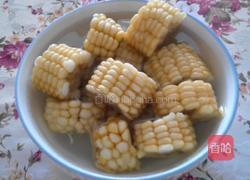 玉米枸杞红枣大骨头汤的做法图解1