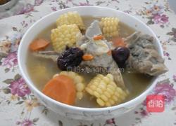 玉米枸杞红枣大骨头汤的做法图解7