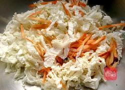 白菜炒腊肠的做法图解3