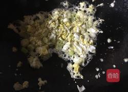 肥肠蛋炒饭的做法图解2