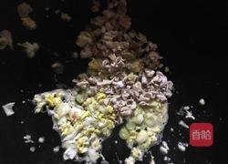 肥肠蛋炒饭的做法图解3