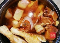 松蛾炖鸡的做法图解1
