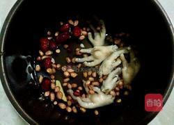 花生鸡爪汤的做法图解3