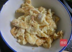 韭黄炒鸡蛋的做法图解5