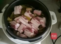客家咸菜猪肉煲的做法图解3