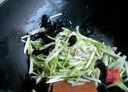 蒜苗小炒的做法图解4
