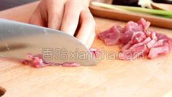再切成肉丝或者肉丁