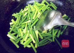 蒜薹炒酱油肉的做法图解3