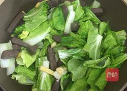 白菜炒鸭血的做法图解7