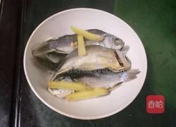 米饭蒸盐腌小鲫鱼的做法图解3