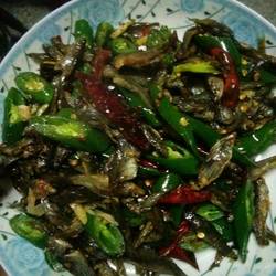 尖椒小鱼干的做法[图]