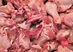 枸杞红枣鸡汤的做法图解2