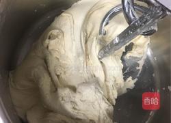 香肠卷的做法图解1