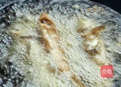 油炸小鲫鱼的做法图解3