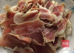 腌肉炒大蒜的做法图解1