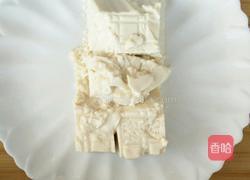 皮蛋豆腐的做法图解2