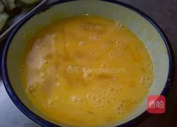 黄瓜木耳炒鸡蛋的做法图解2