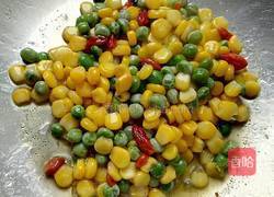 玉米粒炒豌豆的做法图解6