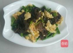 木耳蒜苔炒鸡蛋的做法图解5