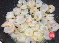 豌豆玉米炒虾仁的做法图解6