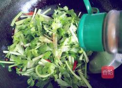 清炒小芹菜的做法图解5