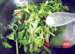 清炒小芹菜的做法图解6