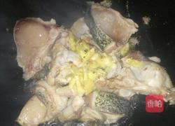 酸菜煮鱼的做法图解3