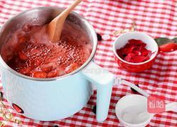 冰糖玫瑰草莓的做法图解4