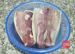 鱿鱼猪肚汤的做法图解2