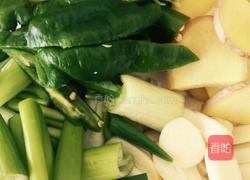 土豆大盘鸡的做法图解1