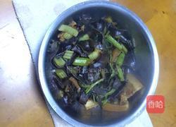 木耳芹菜炒肉的做法图解7