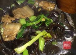 木耳芹菜炒肉的做法图解5