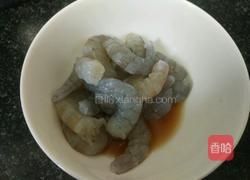 西兰花炒虾仁的做法图解1