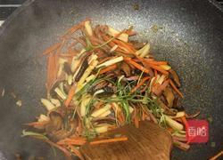 火腿杂蔬炒年糕的做法图解6