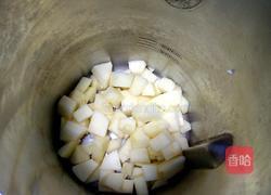 鲜榨苹果汁的做法图解3