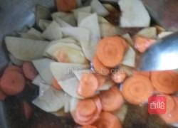 胡萝卜炖土豆的做法图解6