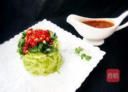 翡翠萝卜丝的做法图解1