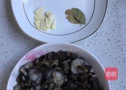 小鸡炖蘑菇的做法图解2