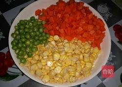 五宝炒饭的做法图解1