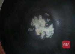 青椒木耳炒腐竹的做法图解3