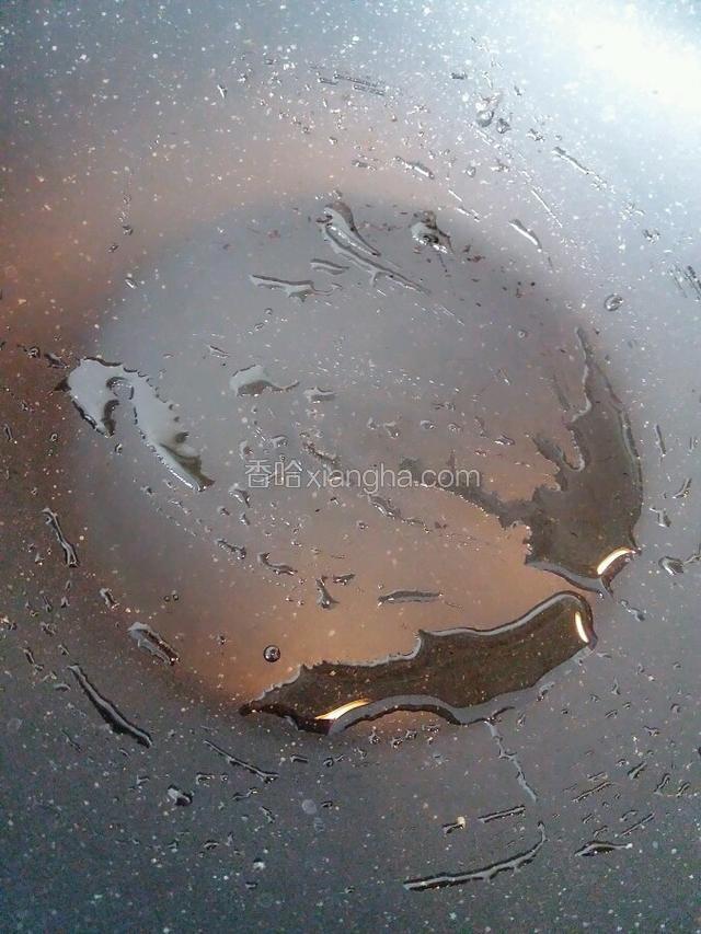 锅中少许油