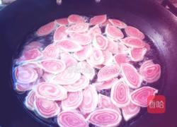 回锅肉炒猫耳朵的做法图解2